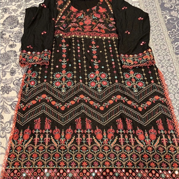 Used once 3 piece Pakistani winter karandi bdress salwar kameez xl - Picture 2 of 5